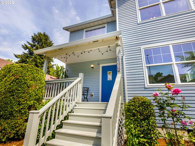 8329 N JOHNSWOOD Dr, Portland, OR 97203