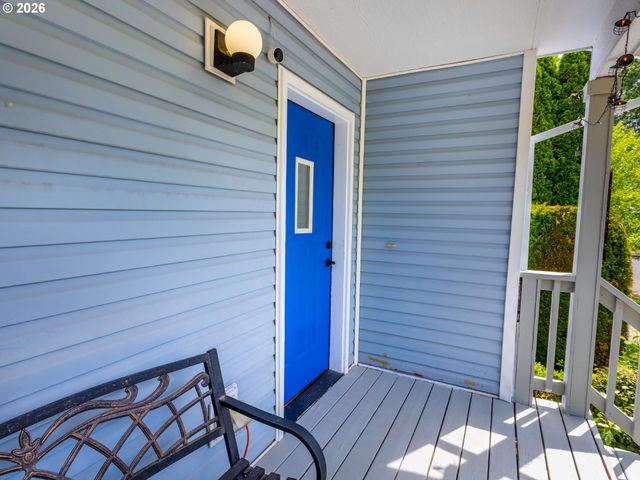 8329 N JOHNSWOOD Dr, Portland, OR 97203
