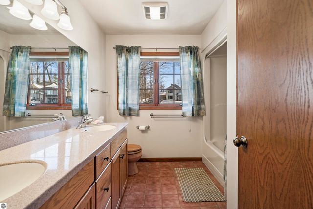 5270 N Liberty, Traverse City, MI 49685