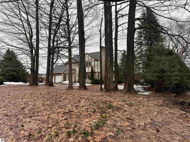 5270 N Liberty, Traverse City, MI 49685