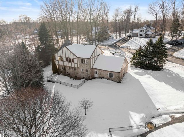 5270 N Liberty, Traverse City, MI 49685