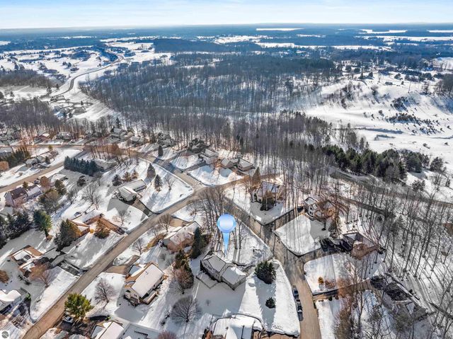 5270 N Liberty, Traverse City, MI 49685