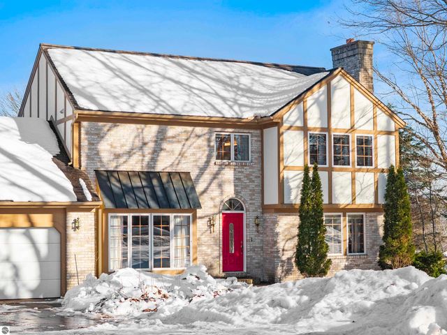 5270 N Liberty, Traverse City, MI 49685