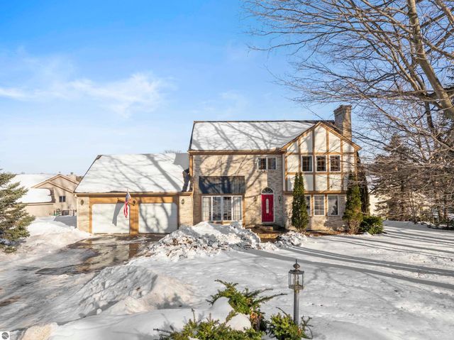 5270 N Liberty, Traverse City, MI 49685