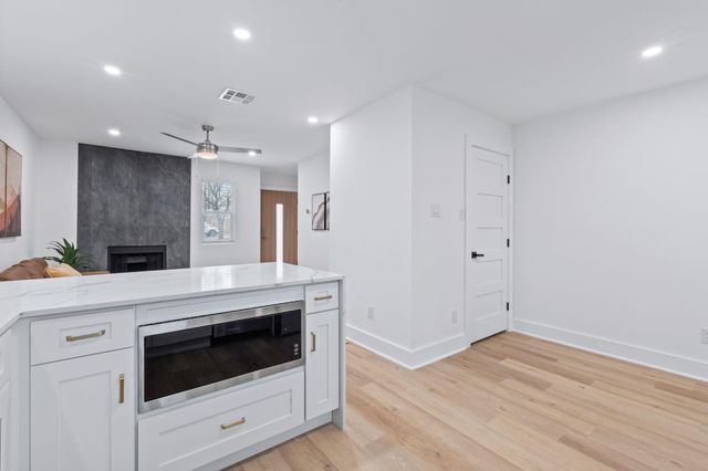 2706 Wheless LN Bldg 2, Austin, TX 78723