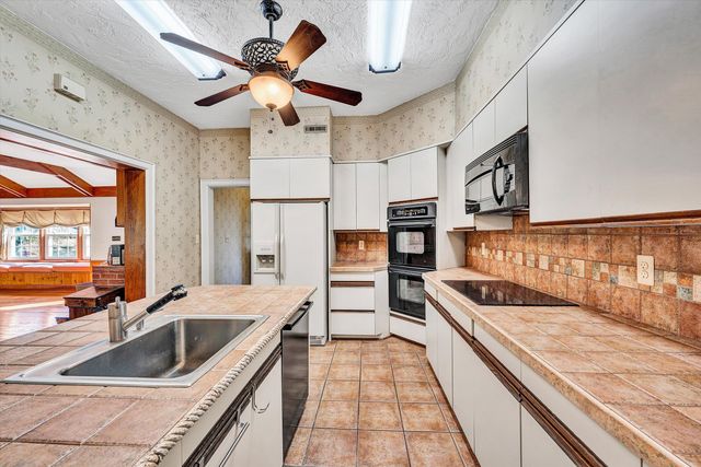 7323 La Marre CIR, Roanoke, VA 24019