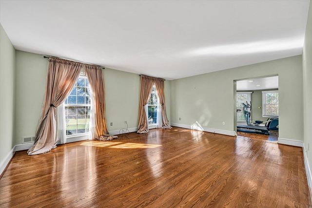 7323 La Marre CIR, Roanoke, VA 24019