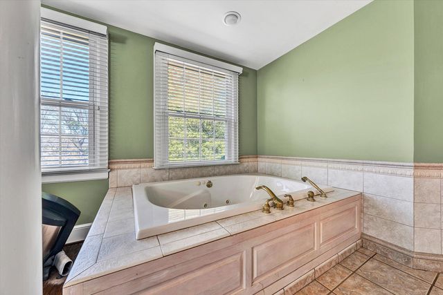 7323 La Marre CIR, Roanoke, VA 24019