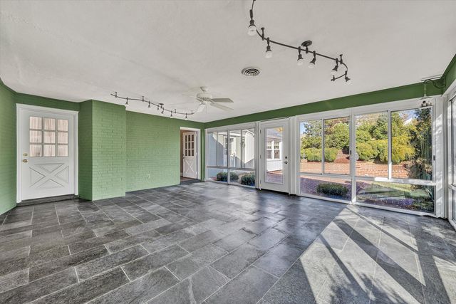 7323 La Marre CIR, Roanoke, VA 24019