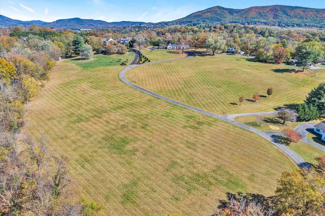 7323 La Marre CIR, Roanoke, VA 24019