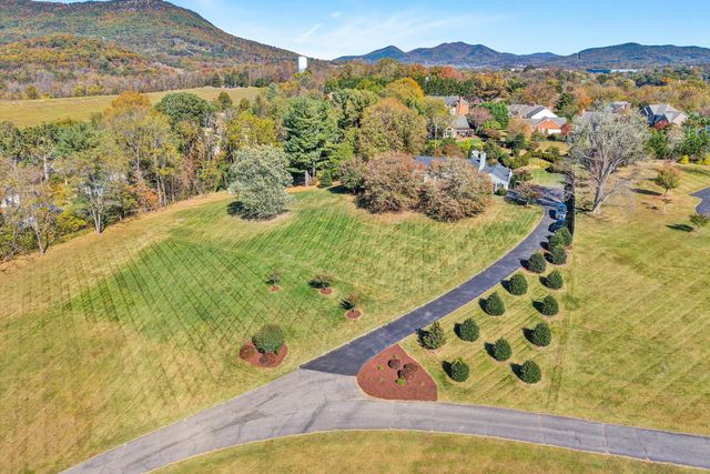 7323 La Marre CIR, Roanoke, VA 24019