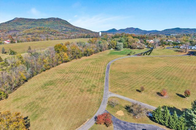 7323 La Marre CIR, Roanoke, VA 24019