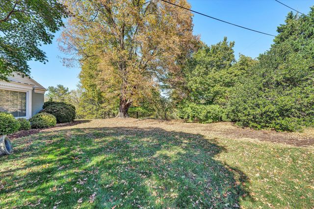 7323 La Marre CIR, Roanoke, VA 24019