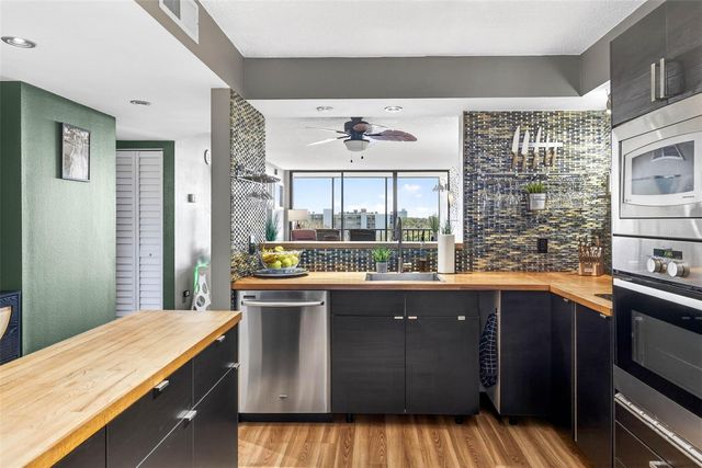 800 COVE CAY DRIVE 7D, Clearwater, FL 33760