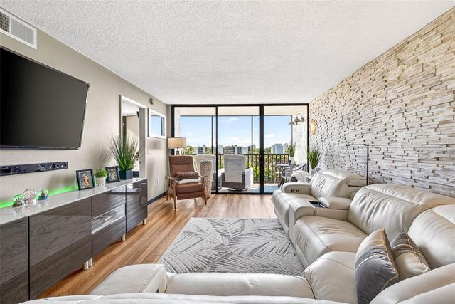 800 COVE CAY DRIVE 7D, Clearwater, FL 33760