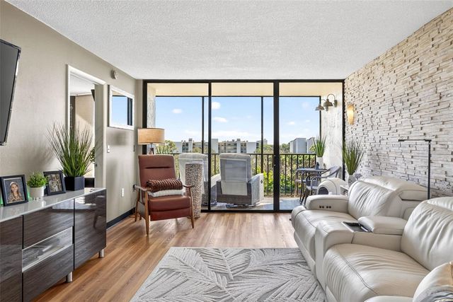 800 COVE CAY DRIVE 7D, Clearwater, FL 33760