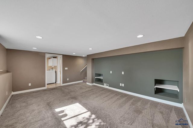 325 E CUSTER, Rapid City, SD 57701
