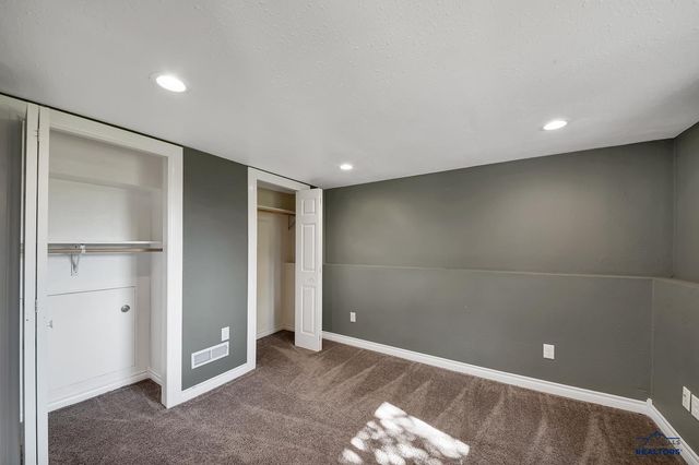 325 E CUSTER, Rapid City, SD 57701