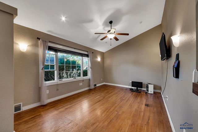 325 E CUSTER, Rapid City, SD 57701