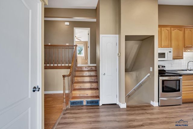 325 E CUSTER, Rapid City, SD 57701