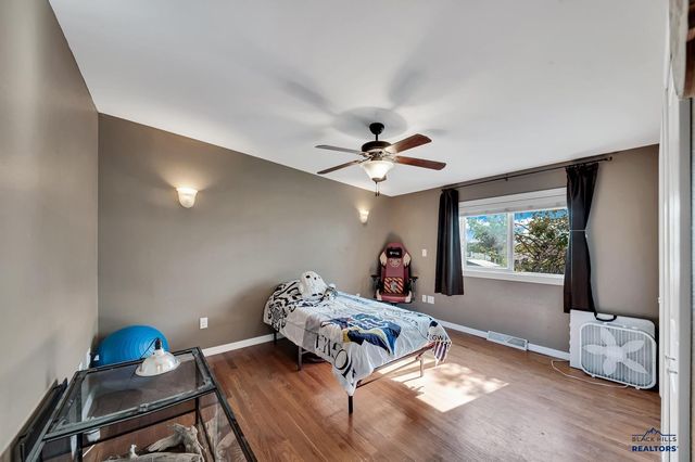 325 E CUSTER, Rapid City, SD 57701