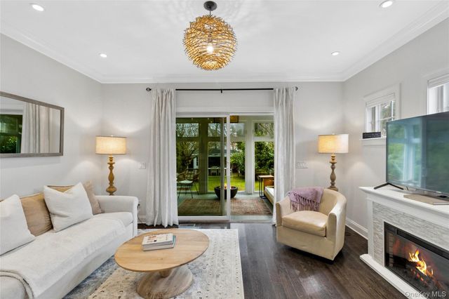 188 S Country Road, Remsenburg, NY 11960