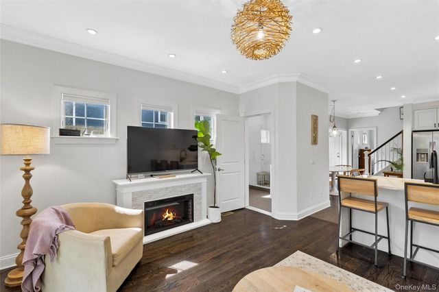 188 S Country Road, Remsenburg, NY 11960