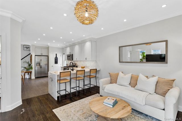 188 S Country Road, Remsenburg, NY 11960