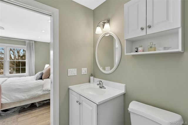 188 S Country Road, Remsenburg, NY 11960