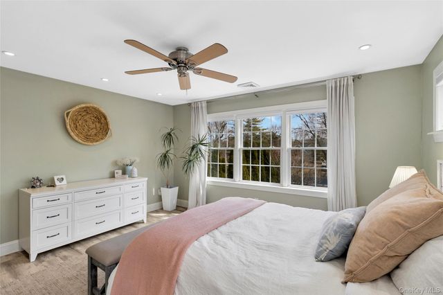 188 S Country Road, Remsenburg, NY 11960