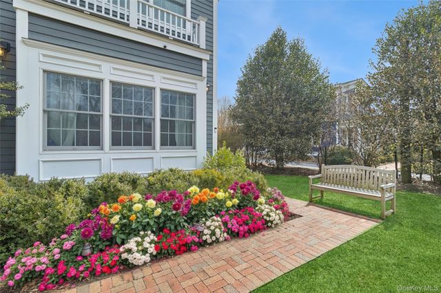 188 S Country Road, Remsenburg, NY 11960