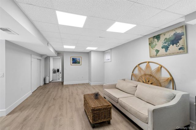 188 S Country Road, Remsenburg, NY 11960