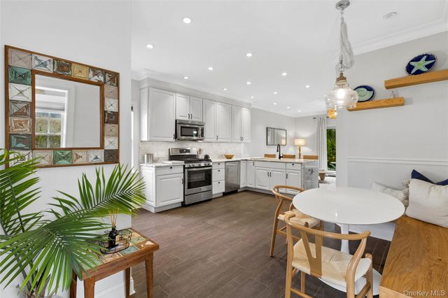 188 S Country Road, Remsenburg, NY 11960