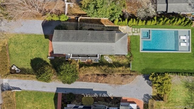 188 S Country Road, Remsenburg, NY 11960