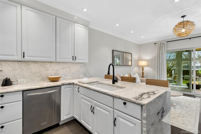 188 S Country Road, Remsenburg, NY 11960