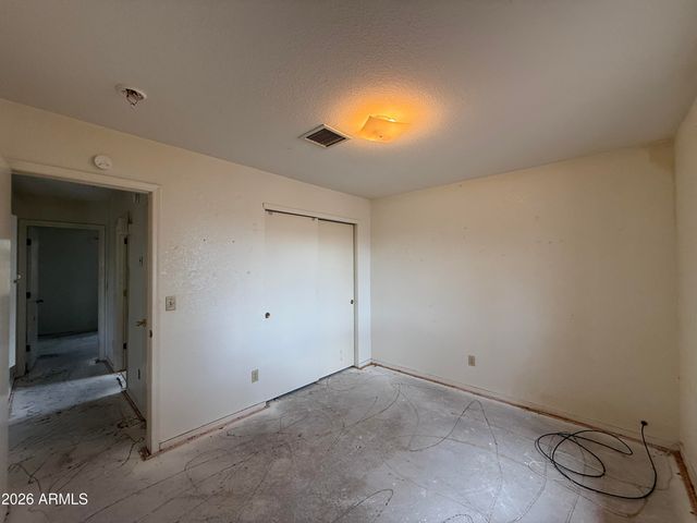 100 ARROWHEAD Drive, Huachuca City, AZ 85616