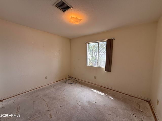 100 ARROWHEAD Drive, Huachuca City, AZ 85616