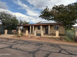100 ARROWHEAD Drive, Huachuca City, AZ 85616