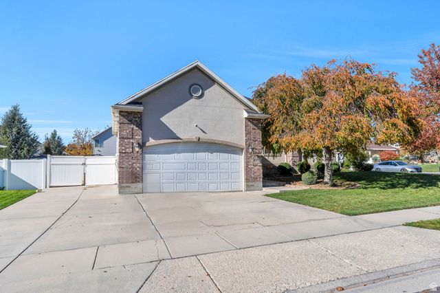 6454 SILVER MEDAL DR, Taylorsville, UT 84129