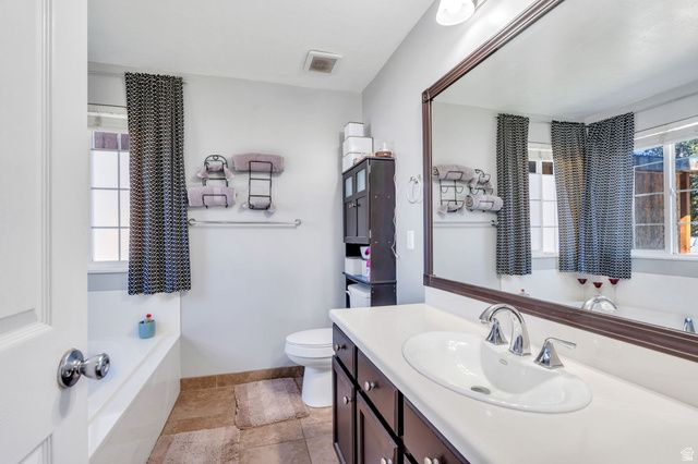 6454 SILVER MEDAL DR, Taylorsville, UT 84129