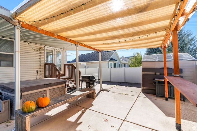 6454 SILVER MEDAL DR, Taylorsville, UT 84129