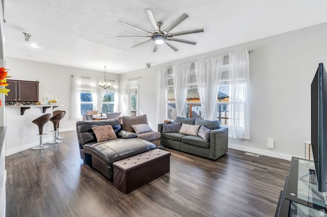 6454 SILVER MEDAL DR, Taylorsville, UT 84129