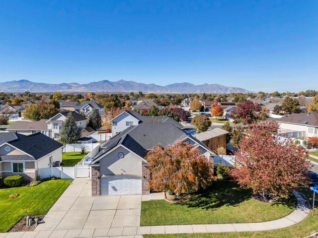 6454 SILVER MEDAL DR, Taylorsville, UT 84129