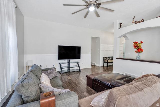 6454 SILVER MEDAL DR, Taylorsville, UT 84129