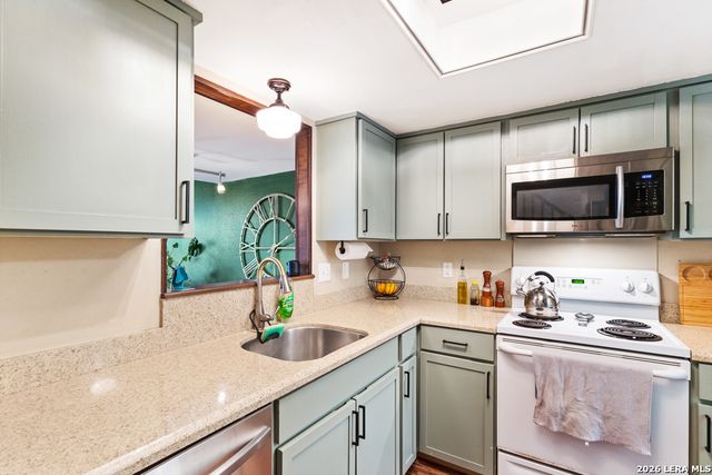 11303 Vance Jackson Rd Apt K2, San Antonio, TX 78230