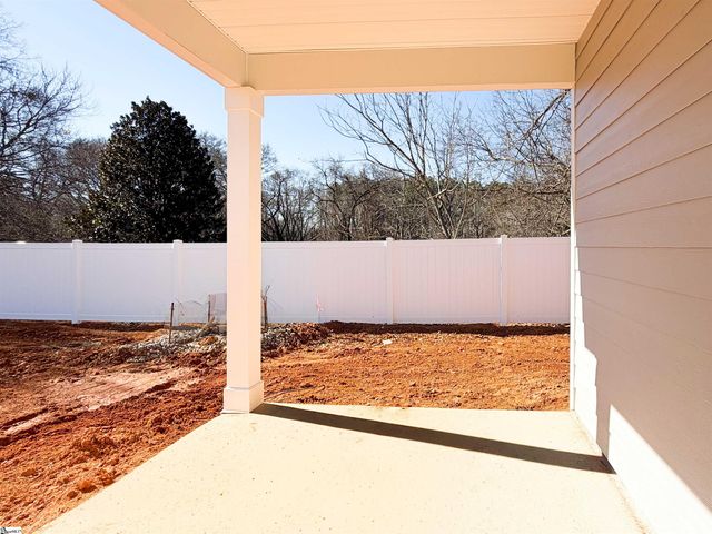 611 Autumn Lake Road, Simpsonville, SC 29681