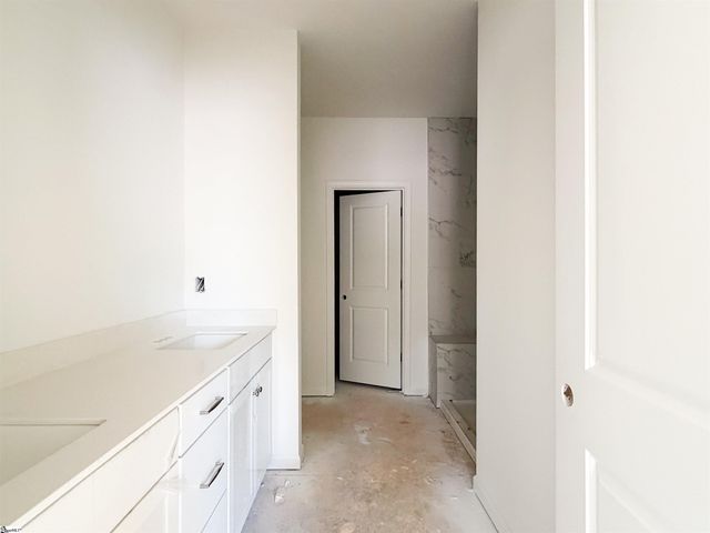 611 Autumn Lake Road, Simpsonville, SC 29681