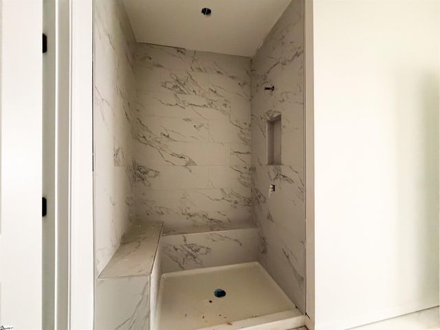 611 Autumn Lake Road, Simpsonville, SC 29681