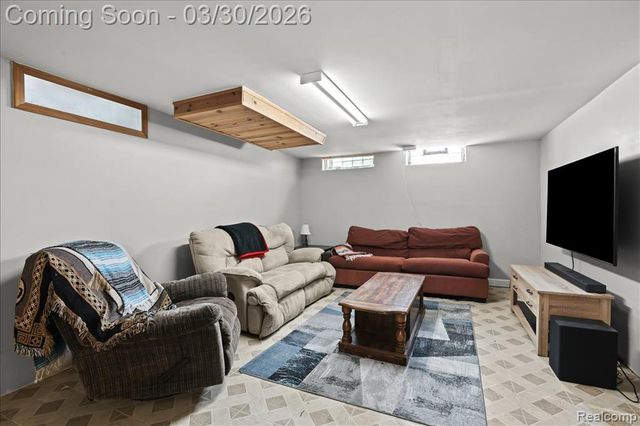 8346 Hillcrest Boulevard, Westland, MI 48185