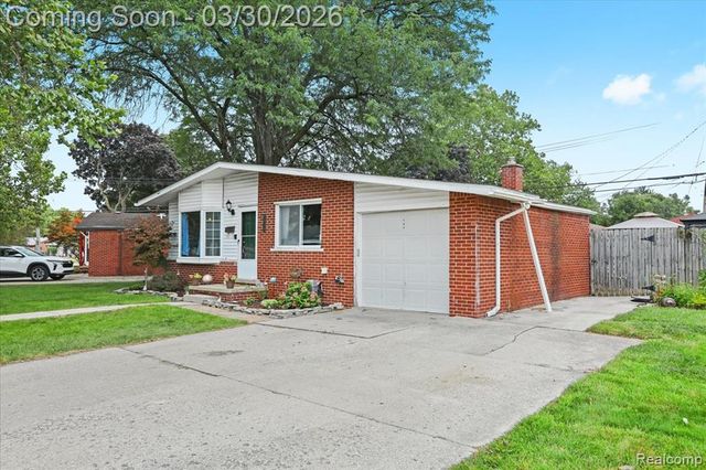 8346 Hillcrest Boulevard, Westland, MI 48185